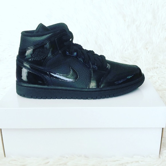 NIKE AIR JORDAN 1 MID SNEAKERS - Picture 2 of 10